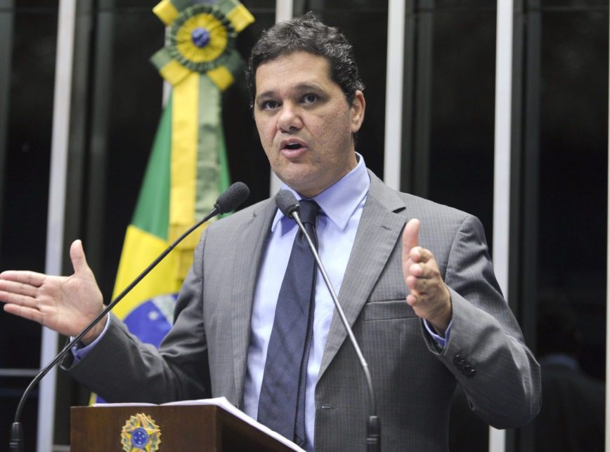 Ricardo Ferraço lidera comitiva do governo na solenidade de abertura da Vitória Stone Fair