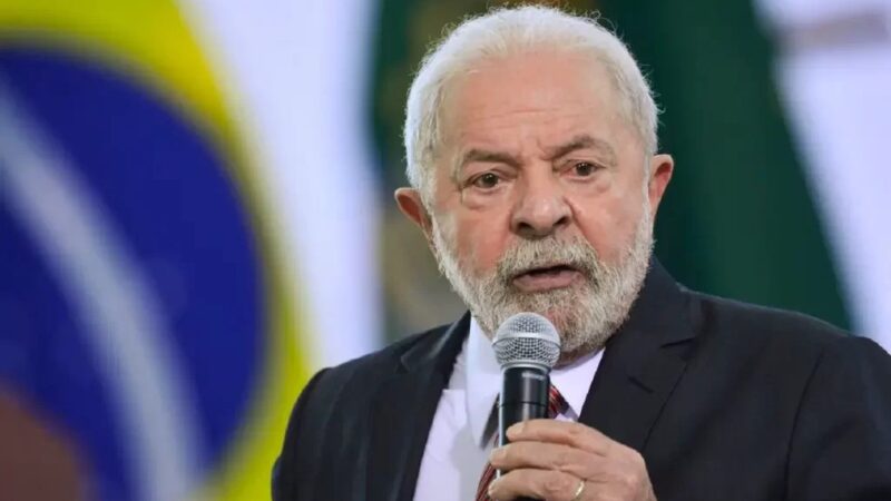 Lula diz estar otimista com País