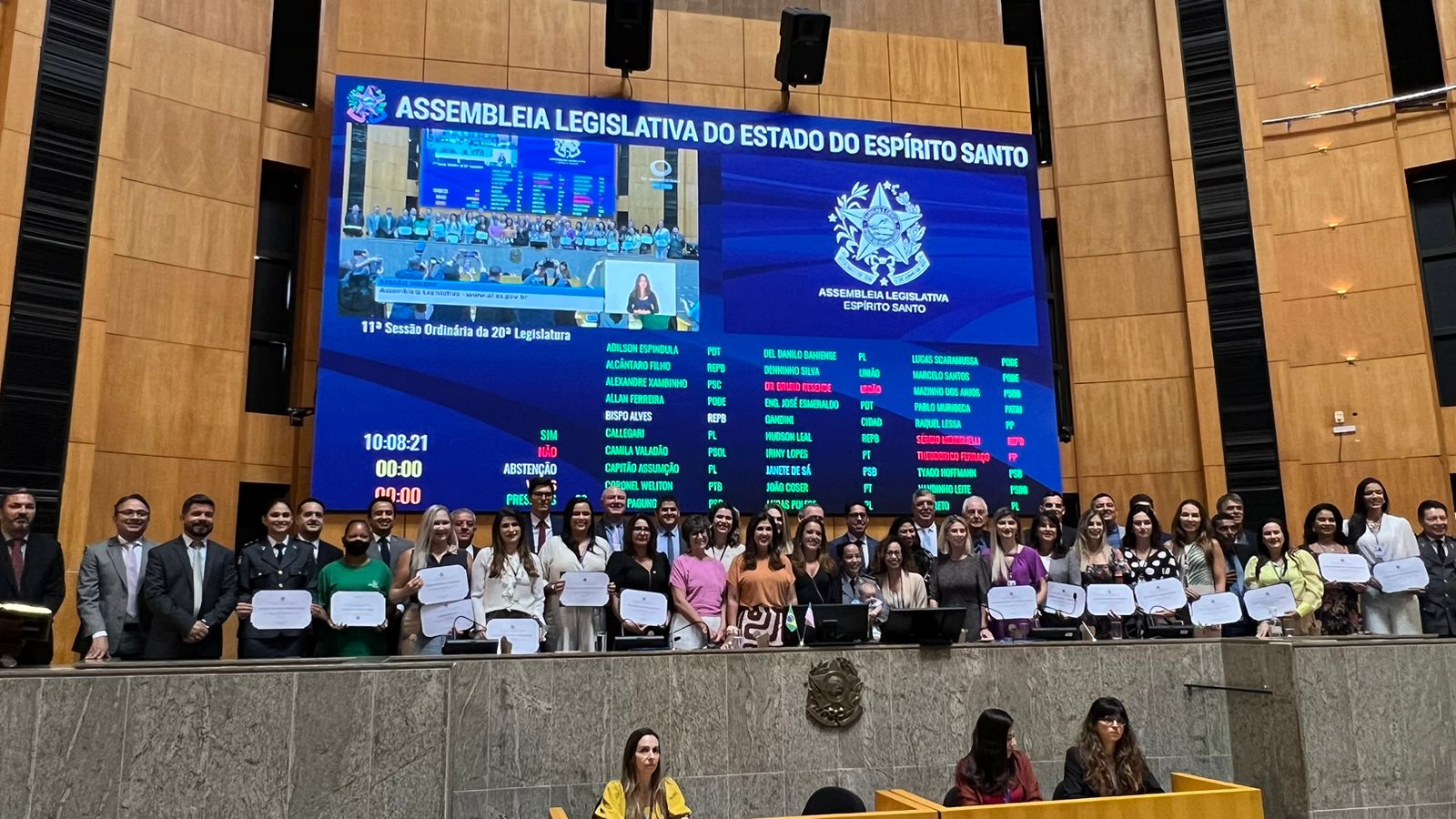 “As mulheres têm provado repetidamente que são capazes de liderar, de inovar, de criar e de mudar o mundo para melhor”, diz Marcelo Santos