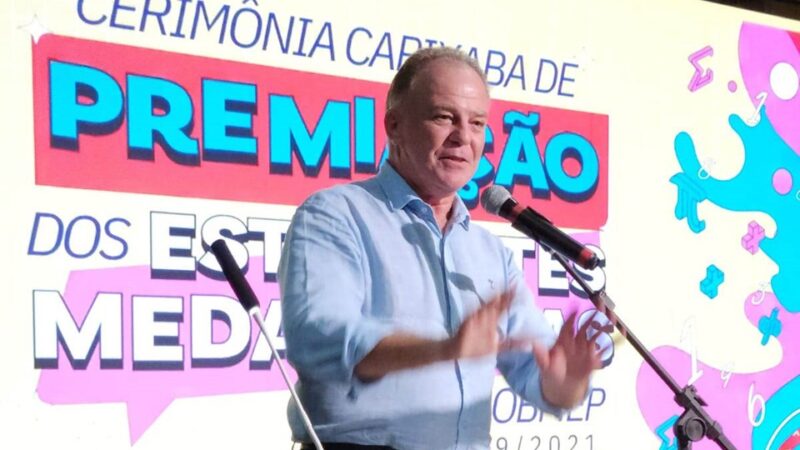 Governador homenageia alunos vencedores da Olimpíada Brasileira de Matemática