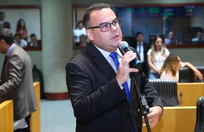 Deputado Denninho propõe projeto para fomentar economia no interior do Estado