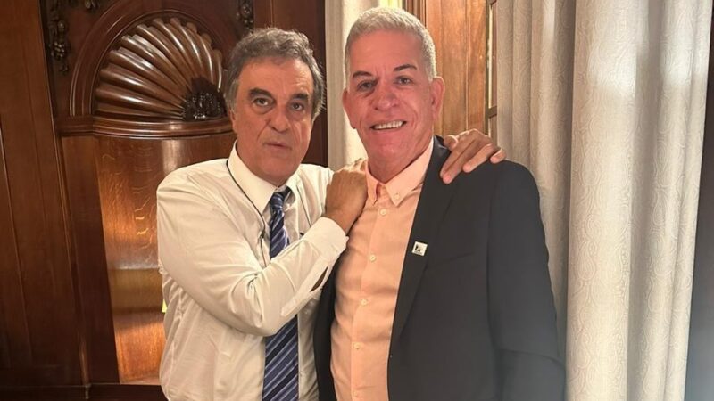 Prefeito de Baixo Guandu é recebido pelo ex ministro  e advogado Eduardo Cardozo