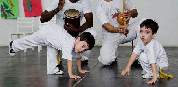 Prefeitura de Viana oferece aulas de capoeira para crianças