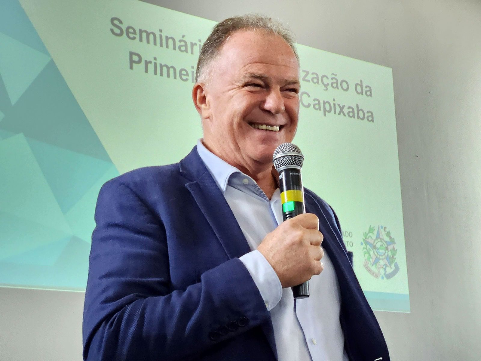 Renato Casagrande participa de seminário e premiação de iniciativas pela primeira infância