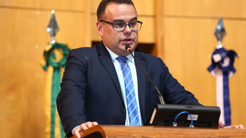 Deputado Estadual Denninho Silva quer garantir emprego para cuidador