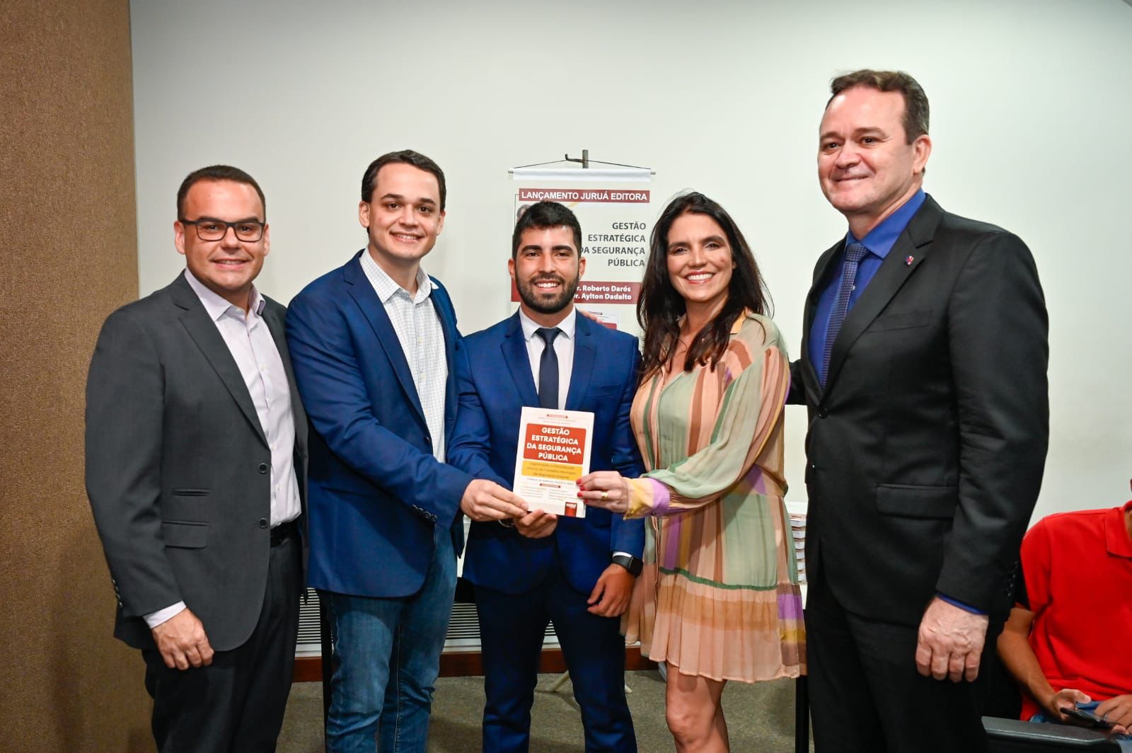 Conselho Municipal de Segurança (COMSU) Celebra o Lançamento do Livro sobre Gestão de Segurança e Participação Comunitária