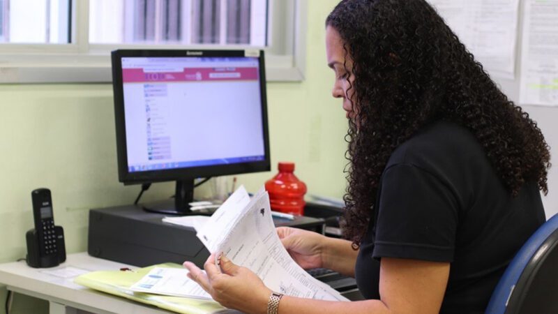 Projeto Estabelece Aumento Salarial para Agentes de Suporte Educacional