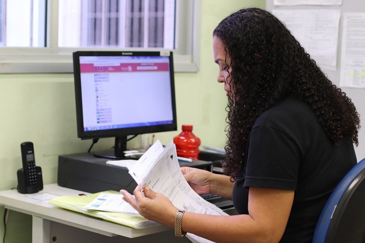 Projeto Estabelece Aumento Salarial para Agentes de Suporte Educacional