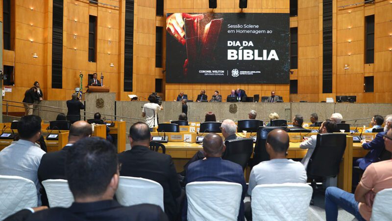 Sessão solene celebra o Dia da Bíblia