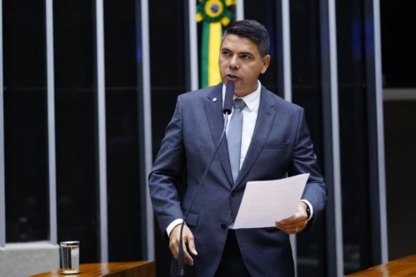 Messias Donato questiona ministro de Lula sobre irregularidades e falta de transparência no leilão de arroz