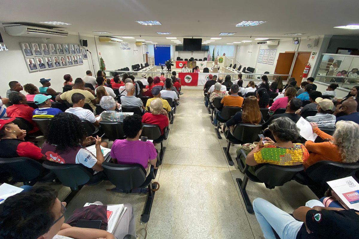 Caravana investiga violações de direitos em Linhares