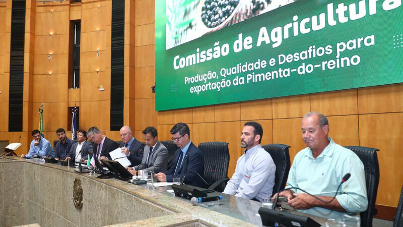 Comissão conhece desafios do setor de pimenta-do-reino