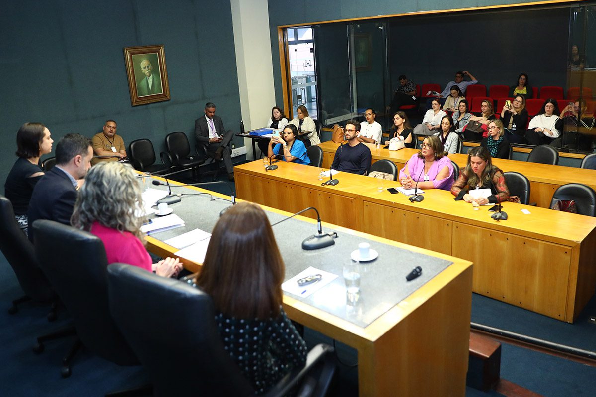 Frente debate prevenção e combate à obesidade