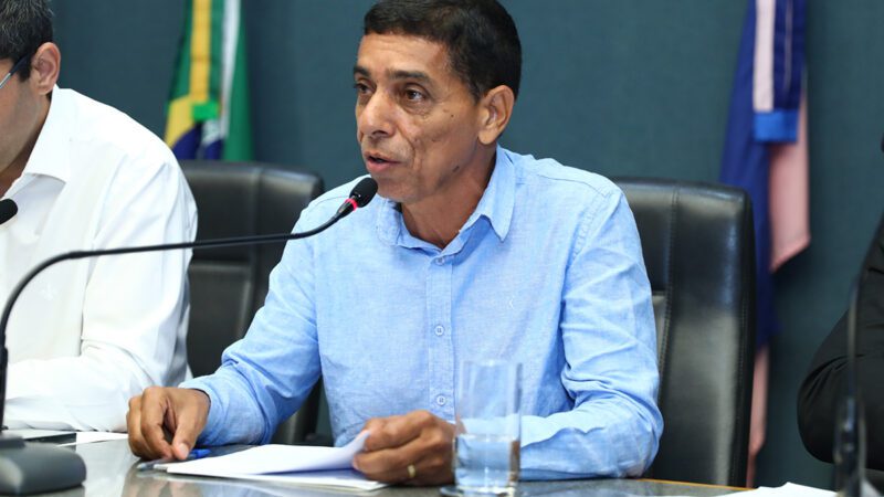 Deputado quer prevenção à violência em escolas