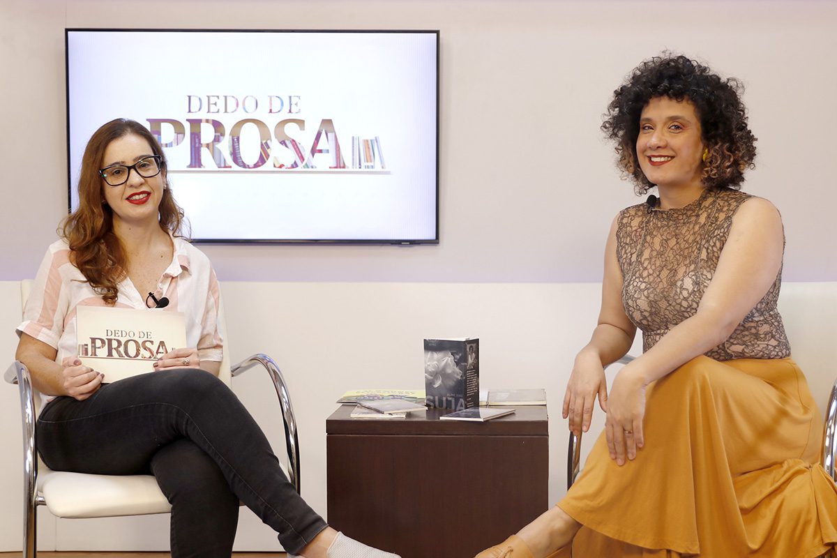 Aline Dias apresenta livro de poesia na TV Ales