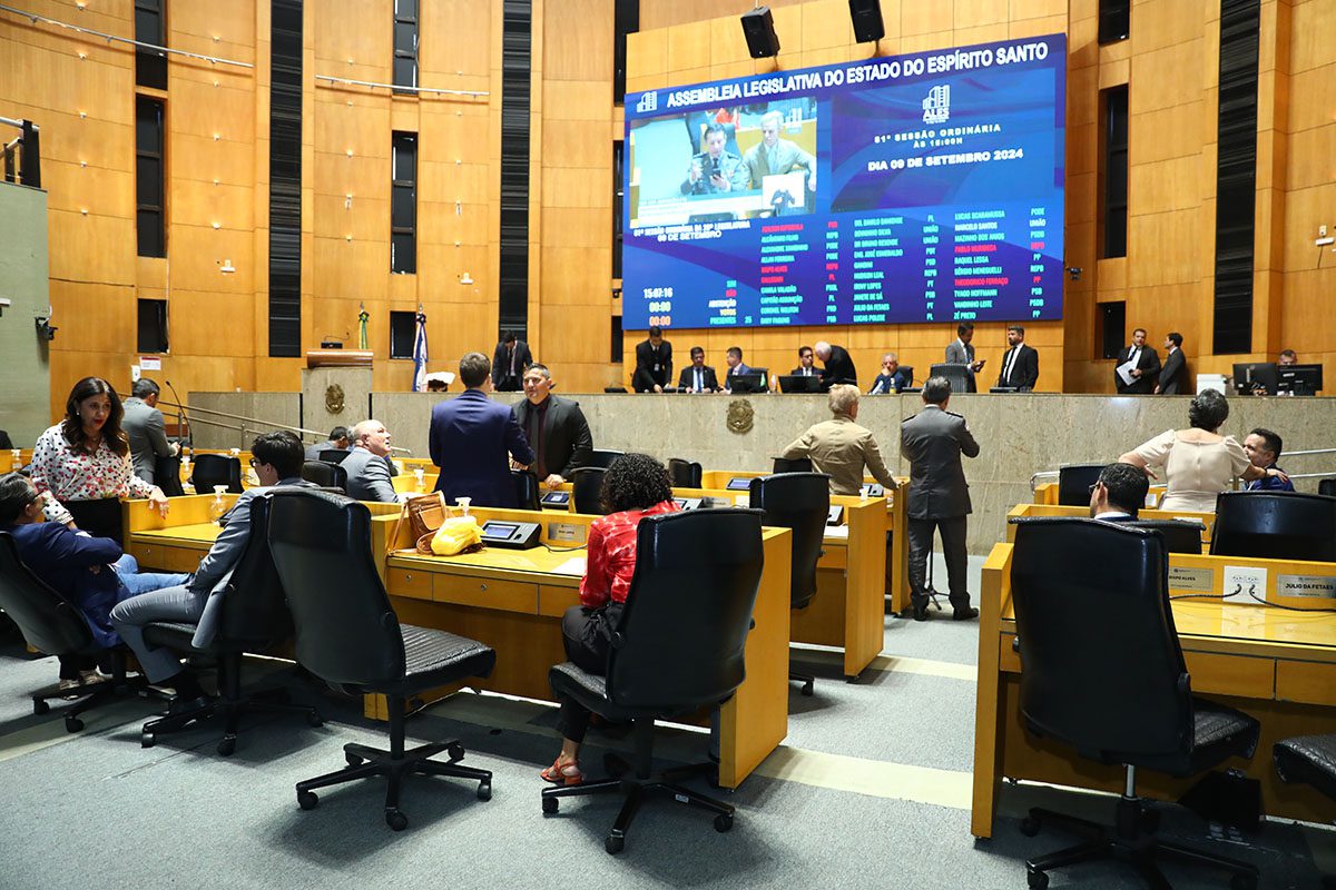 Vetos seguem na pauta para análise do Plenário