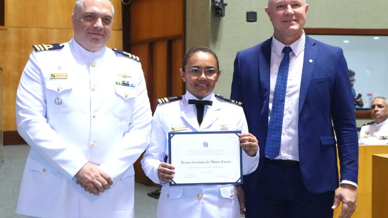 Solene homenageia Escola de Marinheiros do Espírito Santo