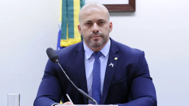 Moraes diz que Daniel Silveira passou por mais 9 lugares antes de ser preso e cobra explicação