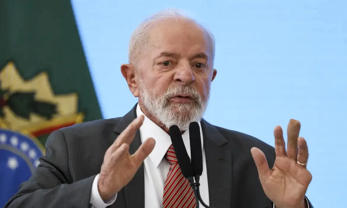 Lula sanciona lei sobre bancos que permite arrecadar R$ 16 bi em 2025